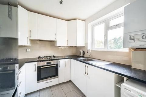 2 bedroom flat to rent, Caledonian Road, London, N7