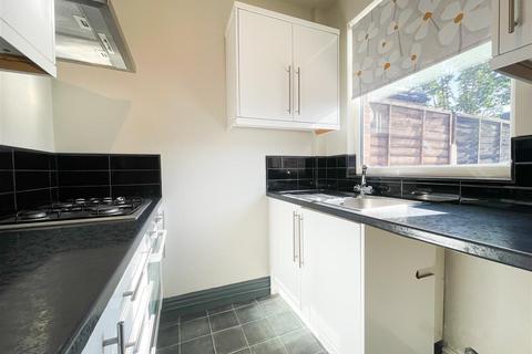 2 bedroom terraced house to rent, Washington Road, Ecclesfield, S35