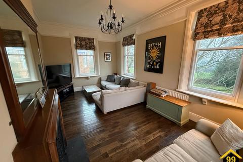 4 bedroom apartment for sale, Beech Court, Farnham, United Kingdom, GU10