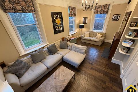undefined, Beech Court, Farnham, United Kingdom, GU10