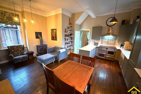undefined, Beech Court, Farnham, United Kingdom, GU10
