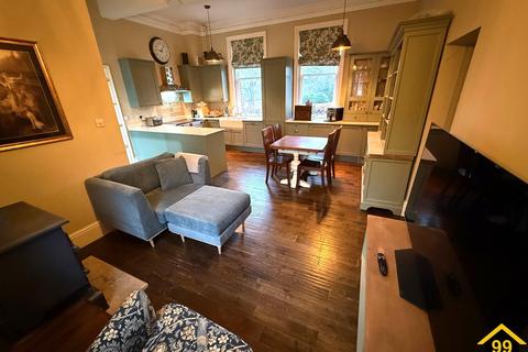 undefined, Beech Court, Farnham, United Kingdom, GU10