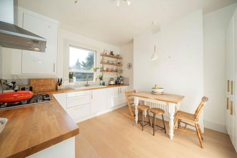 3 bedroom flat for sale, Tufnell Park Road, London N19