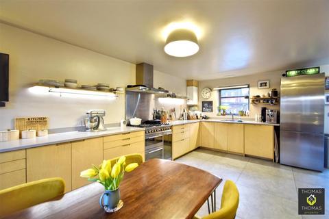 2 bedroom end of terrace house for sale, Maritime Court, Hempsted