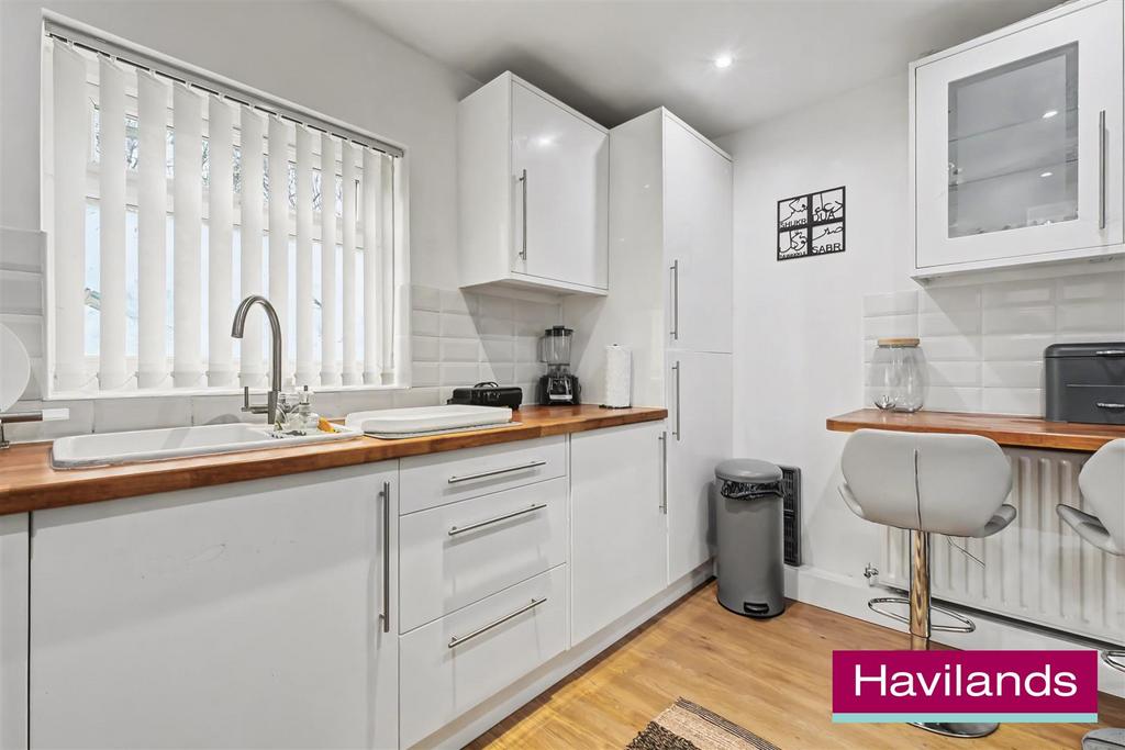 Berkeley Gardens N21 2 BD-8.jpg