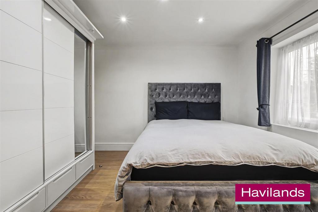 Berkeley Gardens N21 2 BD-7.jpg