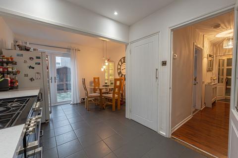 3 bedroom terraced house for sale, The Courtlands, Greenmeadow, NP44