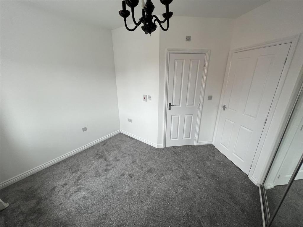 Master Bedroom 3.JPG