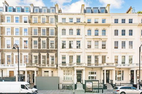 4 bedroom flat to rent, Gloucester Road, London SW7