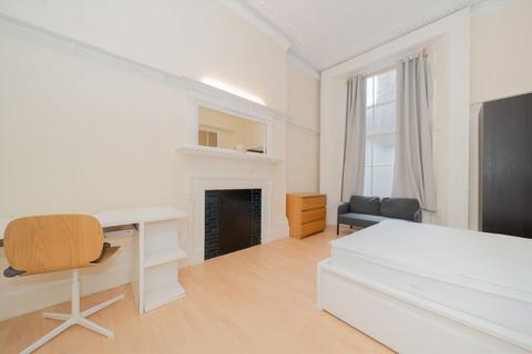 4 bedroom flat to rent, Gloucester Road, London SW7