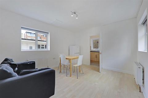 2 bedroom flat to rent, Gleneldon Road, London SW16