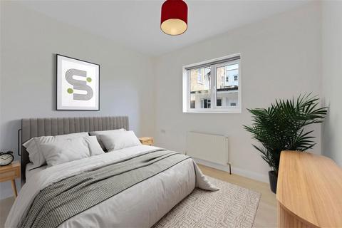 2 bedroom flat to rent, Gleneldon Road, London SW16