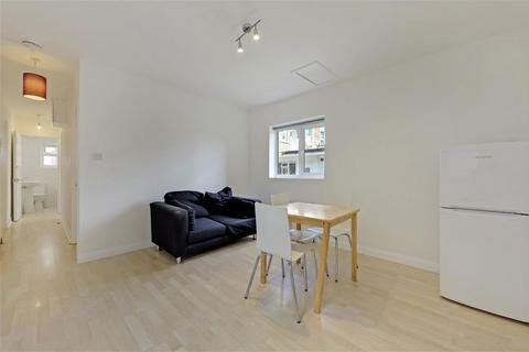2 bedroom flat to rent, Gleneldon Road, London SW16