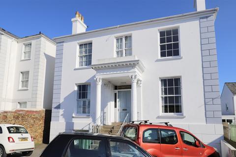 Studio to rent, St Saviour - REN034