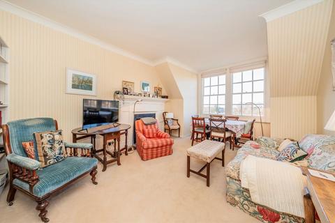 2 bedroom flat for sale, Campden House, London W8