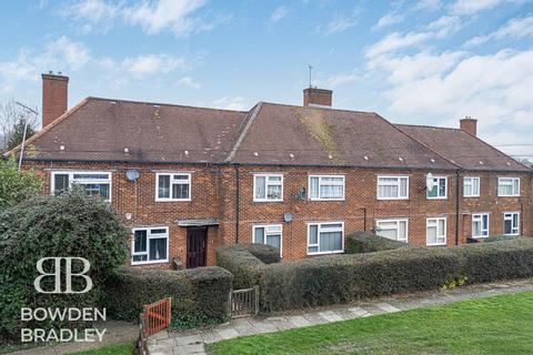 2 bedroom flat for sale, Pollard Close, Chigwell, IG7