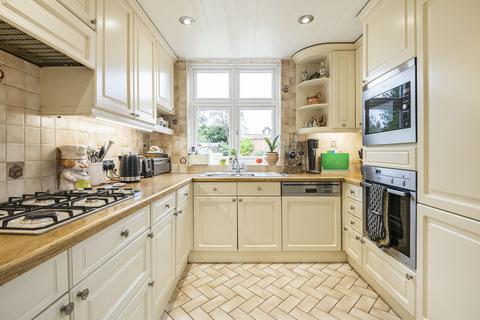3 bedroom detached house for sale, Leys Gardens, Barnet