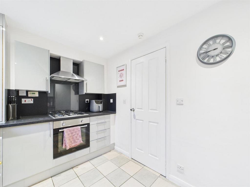 CAM01486 G0-PR0963-STILL009.jpg