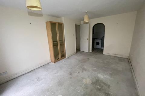 1 bedroom flat for sale, 63 Timber Court, Grays, Essex RM17 6PW