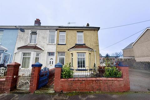 4 bedroom end of terrace house for sale, Tudor Avenue, Aberdare CF44