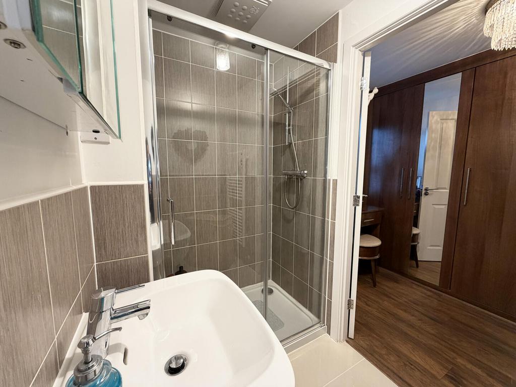 Ensuite