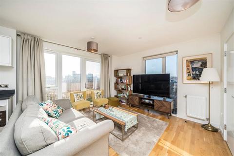 2 bedroom flat to rent, Greenwich High Road, London SE10