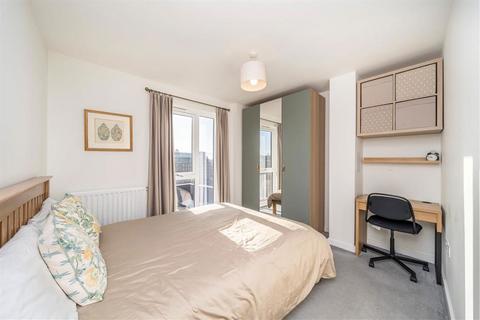 2 bedroom flat to rent, Greenwich High Road, London SE10