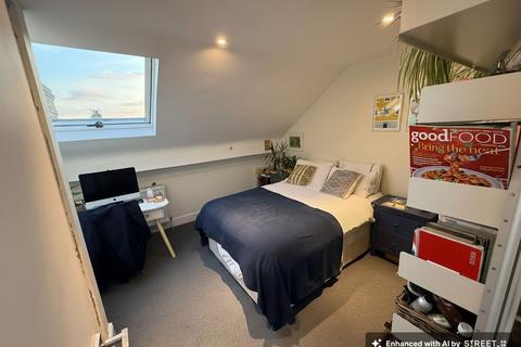 3 bedroom flat for sale, Handforth Road, London, SW9