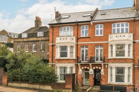Studio to rent, East Hill, London SW18