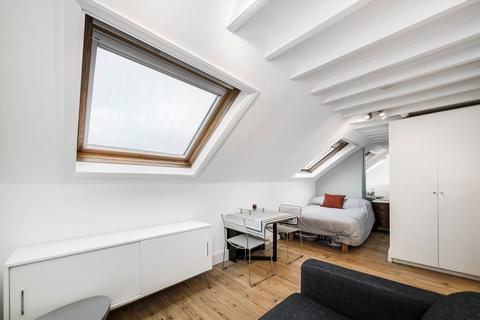 Studio to rent, East Hill, London SW18