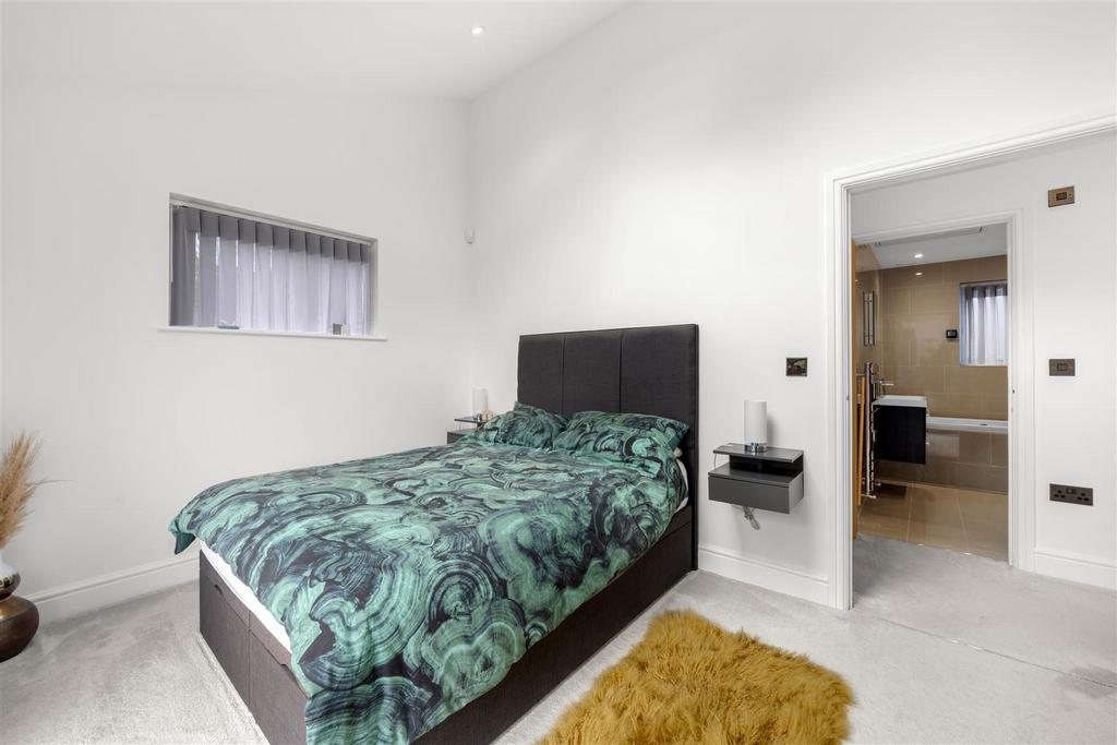 Bedroom One 1.jpg