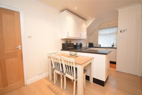 3 bedroom semi-detached house for sale, Waincliffe Drive, Leeds, West Yorkshire