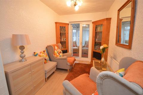 3 bedroom semi-detached house for sale, Waincliffe Drive, Leeds, West Yorkshire