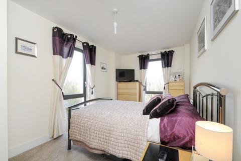 2 bedroom flat to rent, Gwynne Road, Battersea, London, SW11