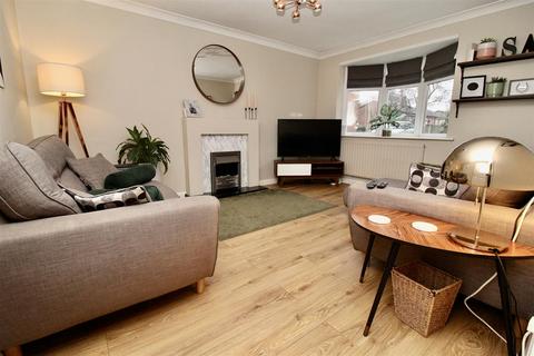3 bedroom terraced house for sale, Flecknoe Close, Birmingham B36