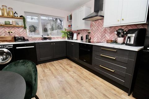 3 bedroom terraced house for sale, Flecknoe Close, Birmingham B36