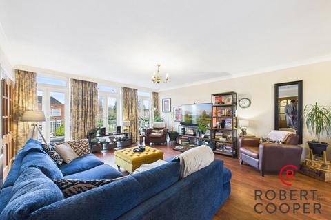 4 bedroom terraced house for sale, Azalea Walk, Pinner, HA5