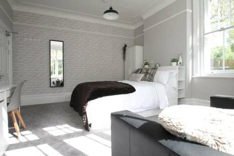 1 bedroom in a house share to rent, Tyrwhitt Road, London, SE4