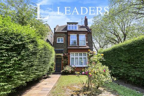 1 bedroom in a house share to rent, Tyrwhitt Road, London, SE4