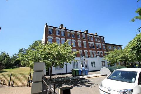 Azenby Road, London, SE15