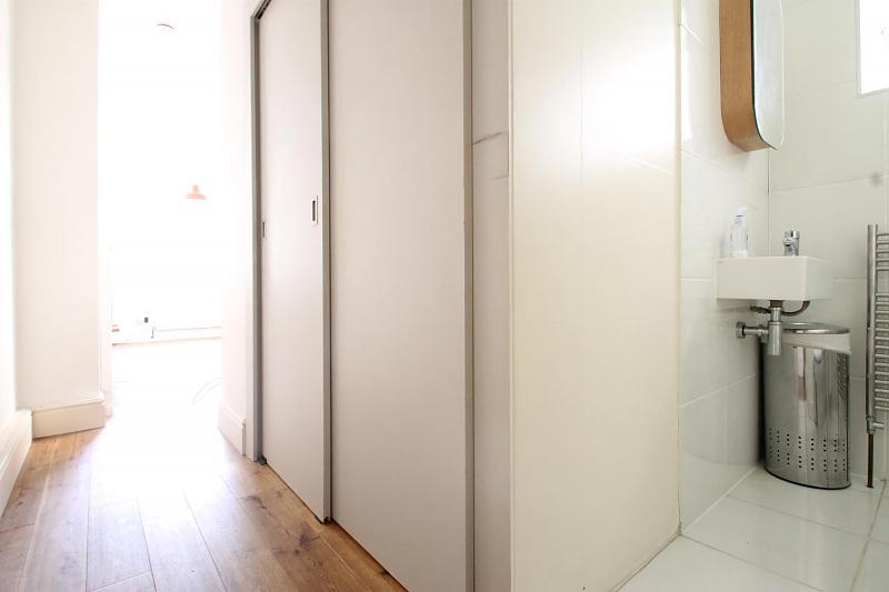 Sliding doors to sle