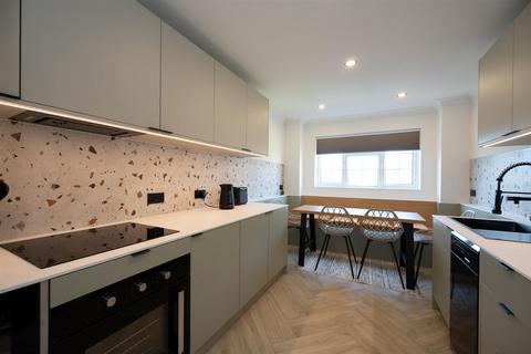 3 bedroom flat to rent, Mark Anthony Court, Hayling Island PO11