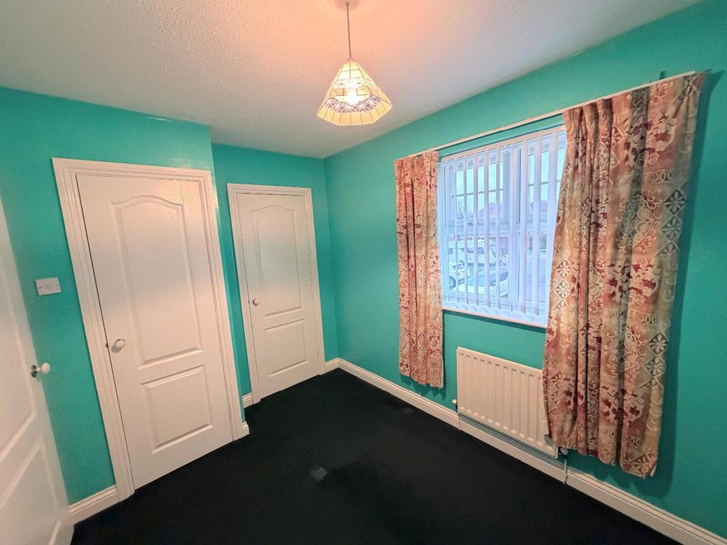 Bedroom (front)