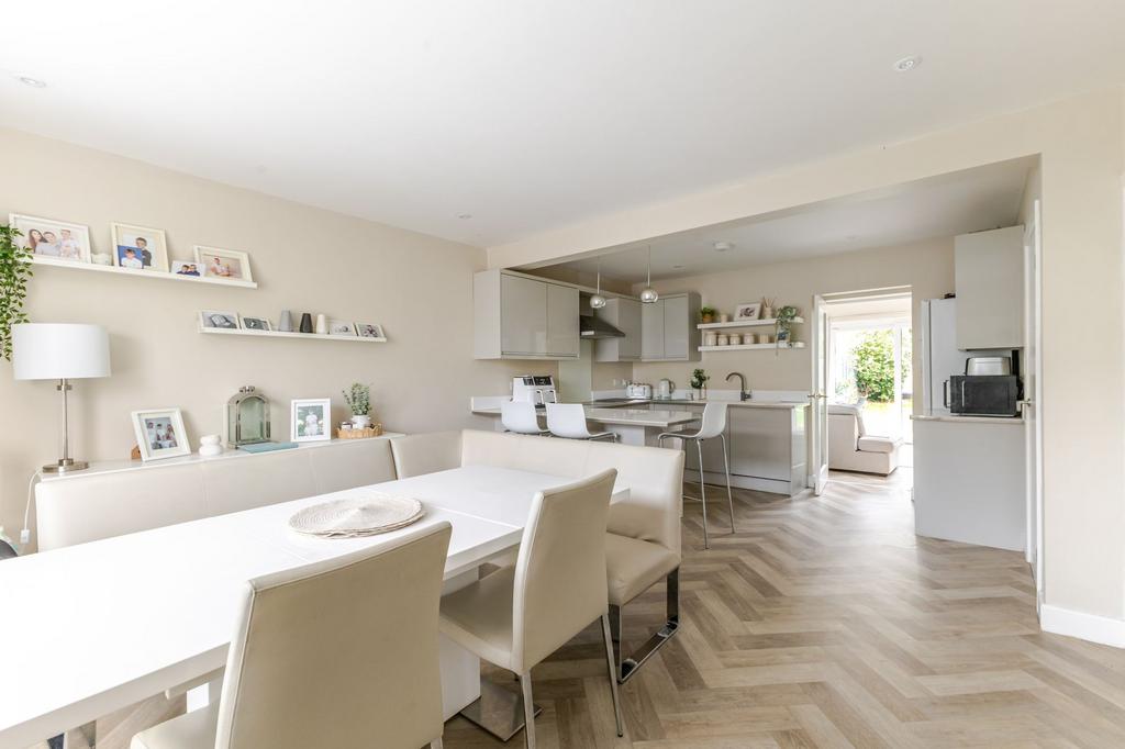 Kitchen / Dining Room