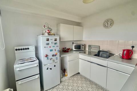 2 bedroom apartment for sale, Holywell Avenue, Kent CT19