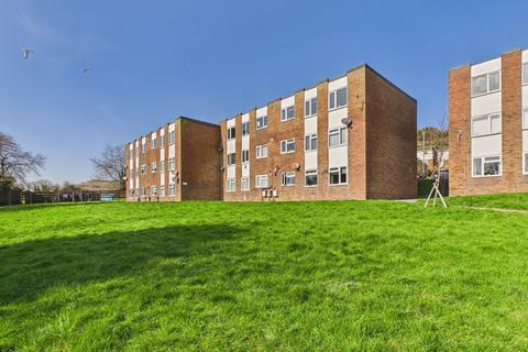 Holywell Avenue, Kent CT19