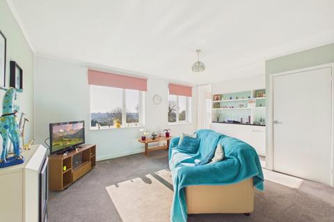 2 bedroom apartment for sale, Holywell Avenue, Kent CT19