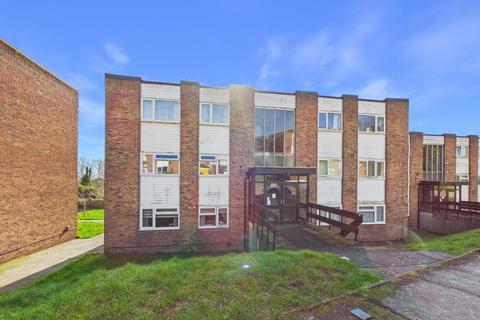 2 bedroom apartment for sale, Holywell Avenue, Kent CT19