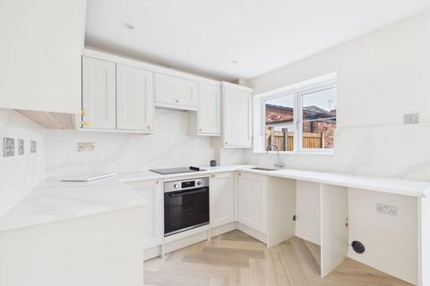 3 bedroom detached house to rent, Southport Road, Lydiate, Liverpool, L31 4HD