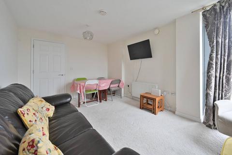 2 bedroom flat to rent, Kenton Lane, Harrow, HA3